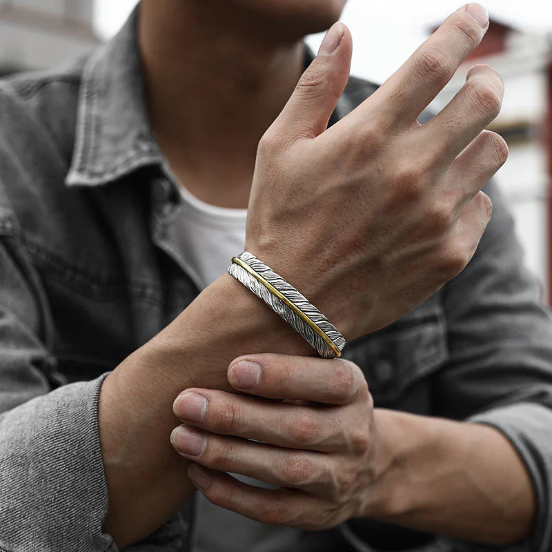 Celestial Feather Bracelet: Love and Connection